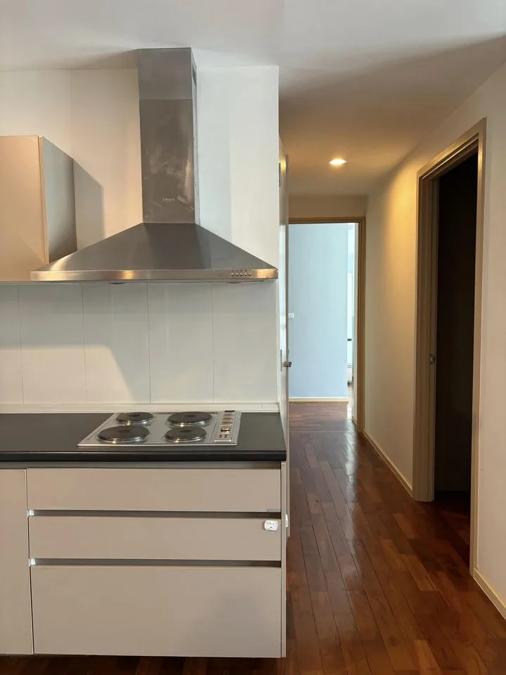 Property photos for Siri On 8