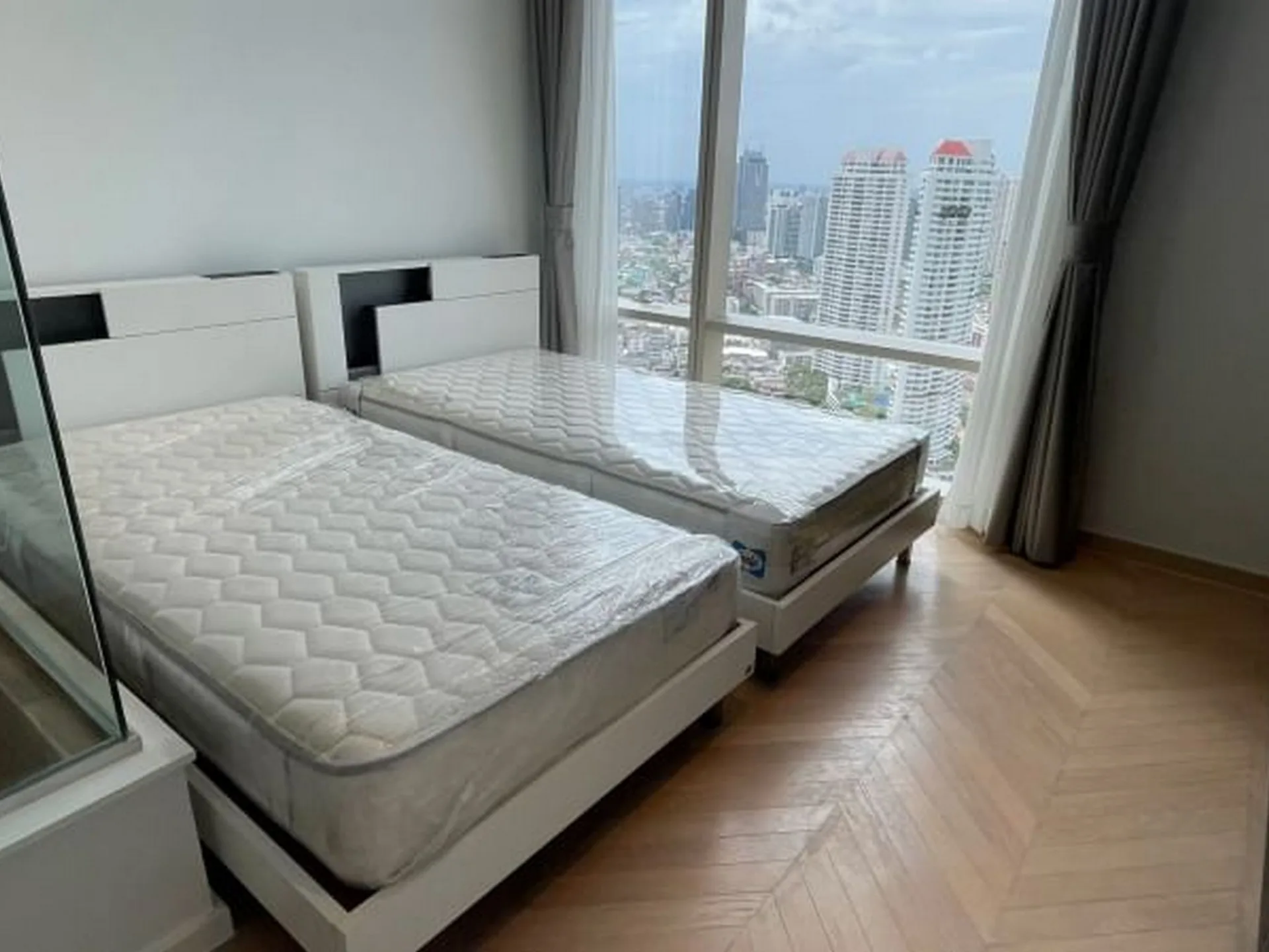 Property photos for Four Seasons Private Residences Bangkok