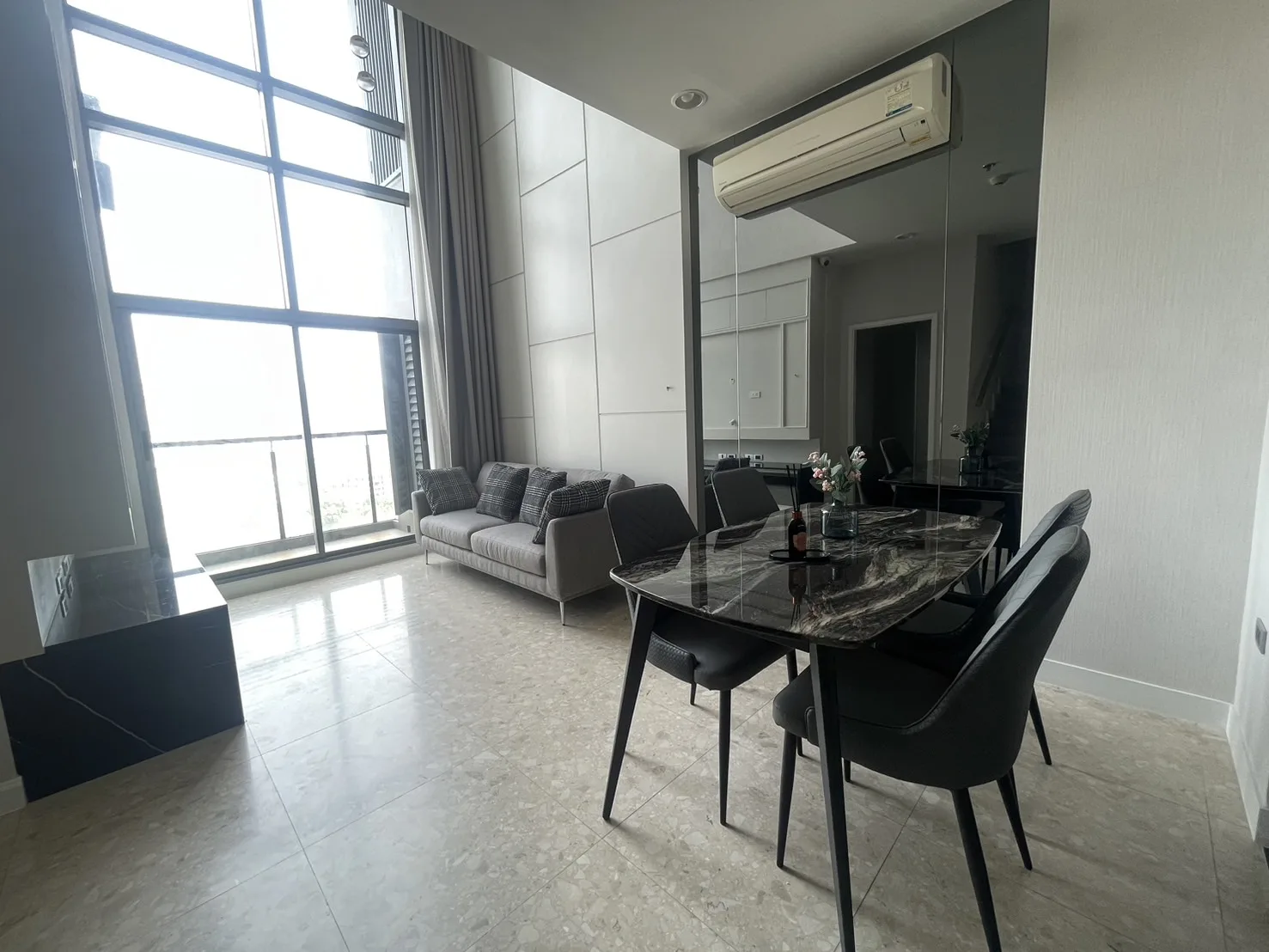 Property photos for The Crest Sukhumvit 34