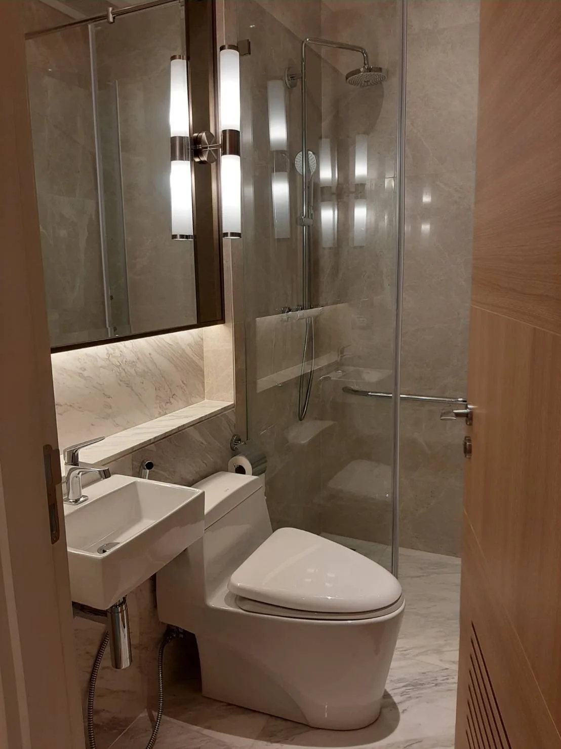 Property photos for Sindhorn Residence