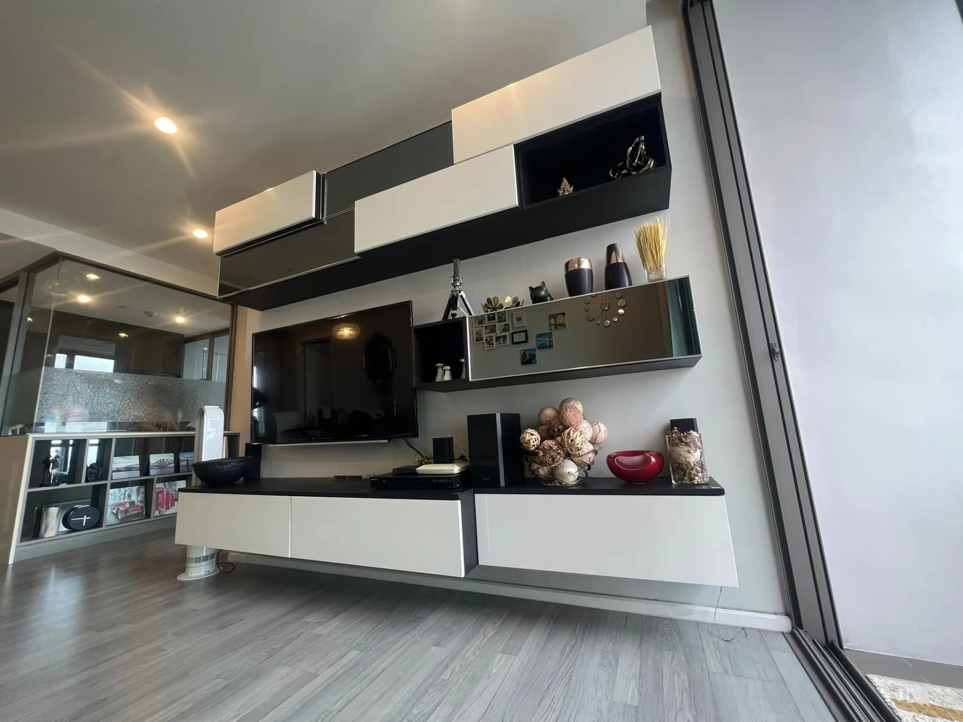 Property photos for The Room Sukhumvit 69