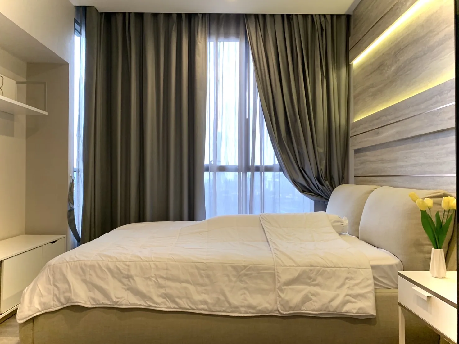Property photos for The Room Sathorn - St.Louis
