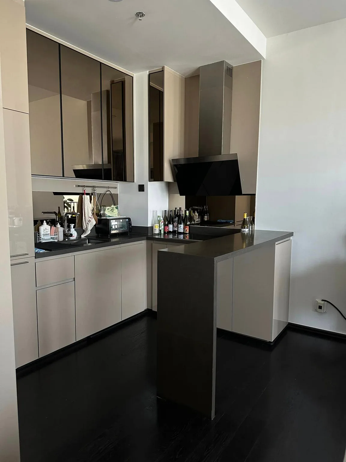 Property photos for Park Origin Thonglor