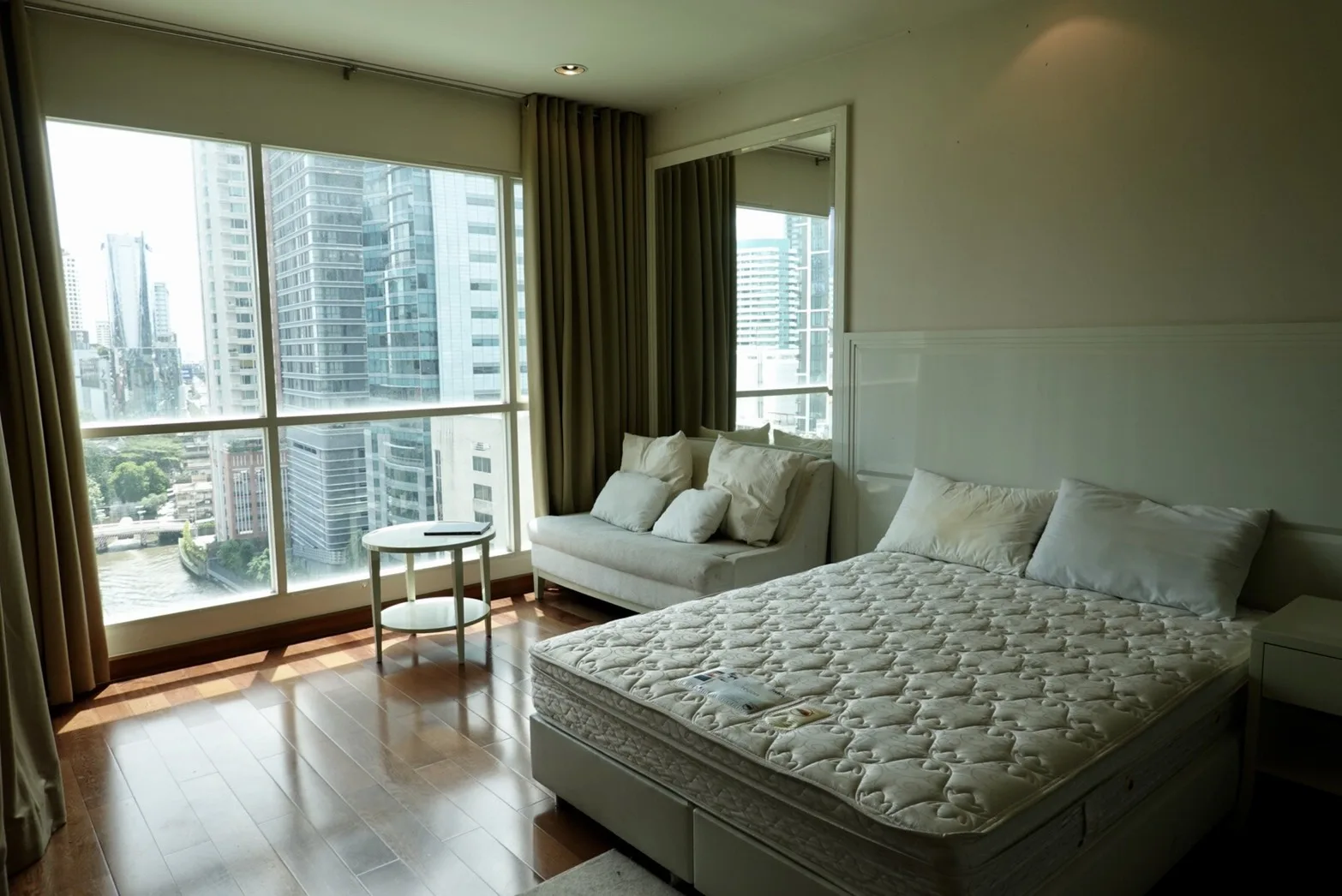 Property photos for The Address Chidlom