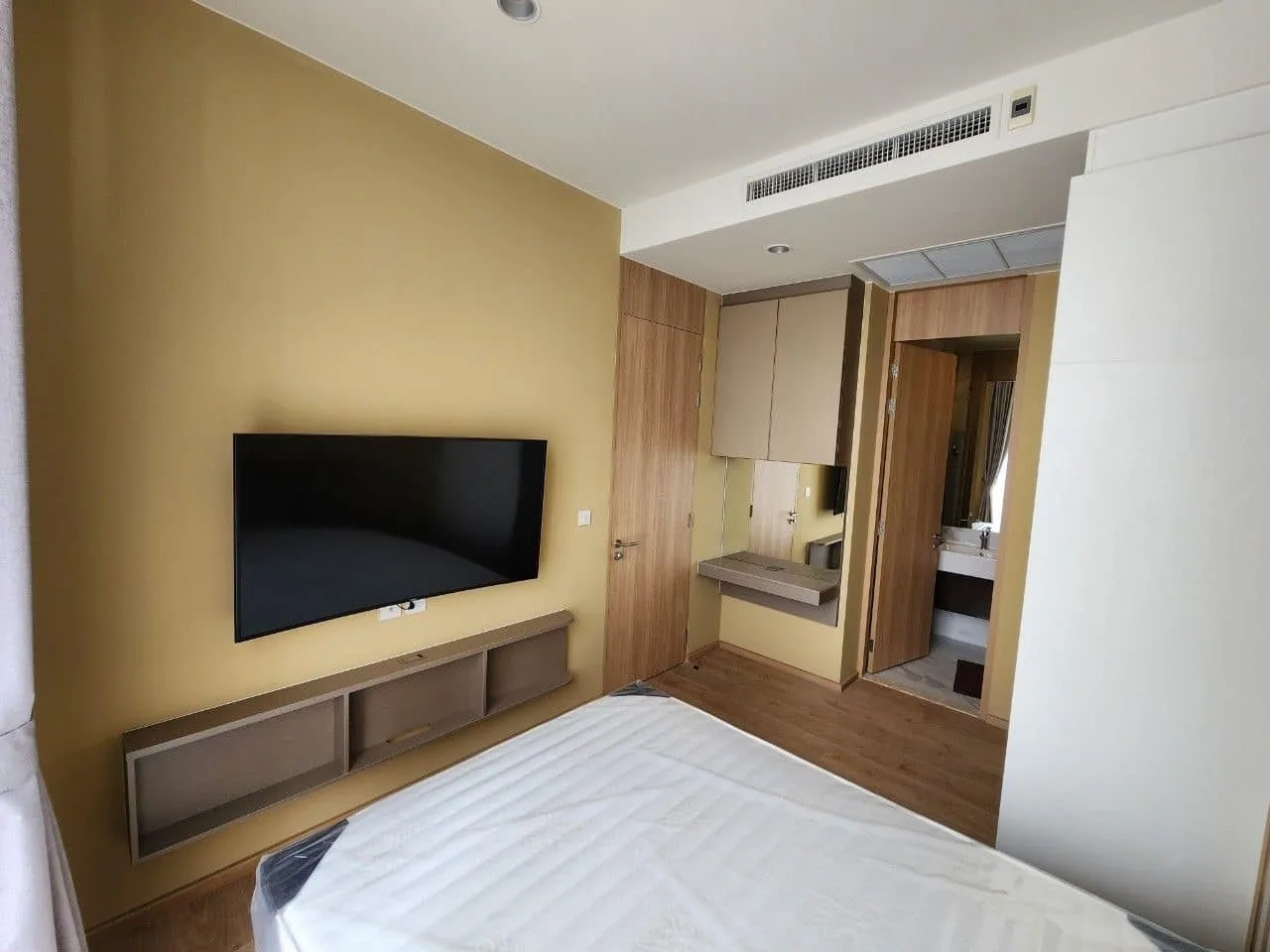 Property photos for Noble BE19