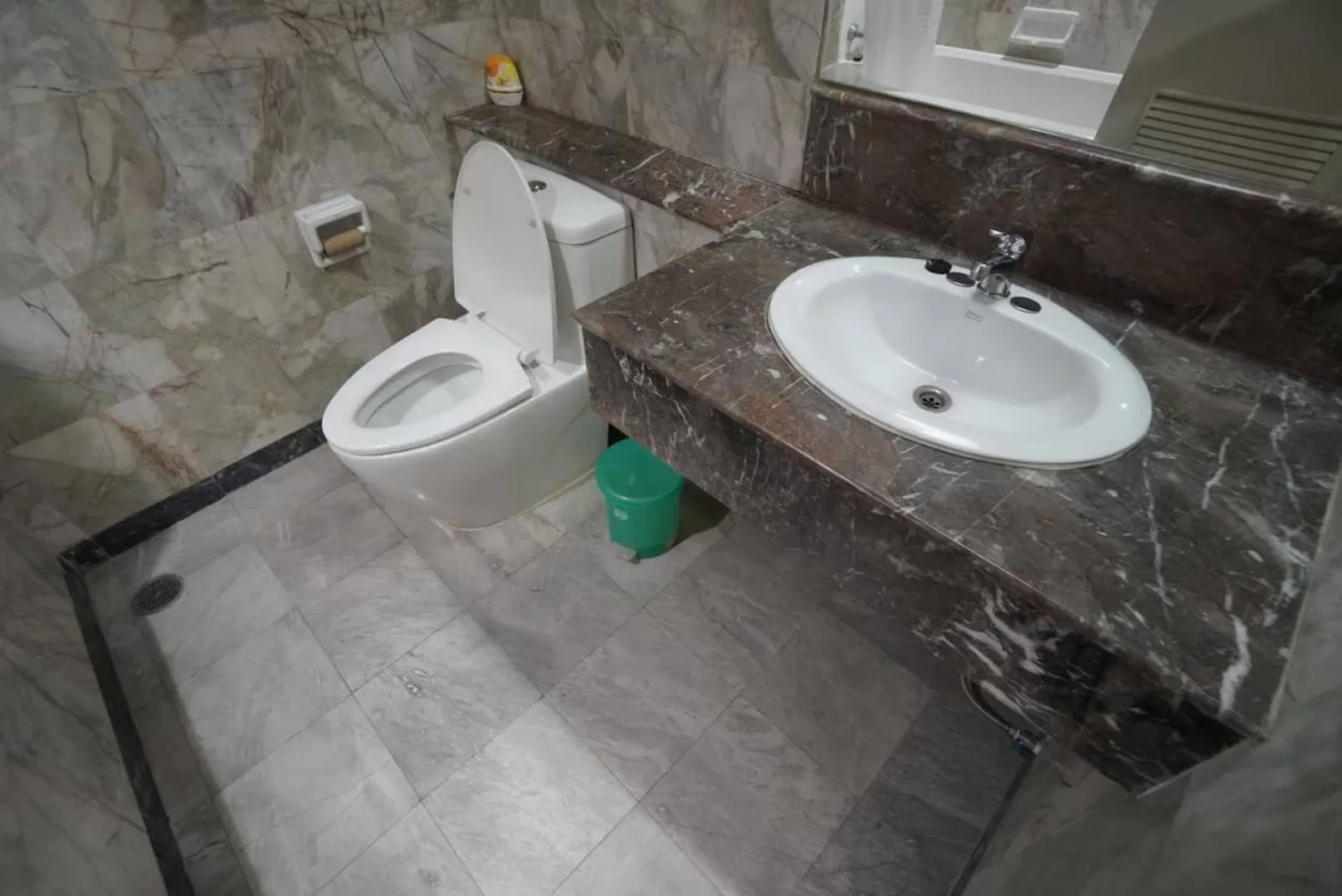 Property photos for The Royal Place 2