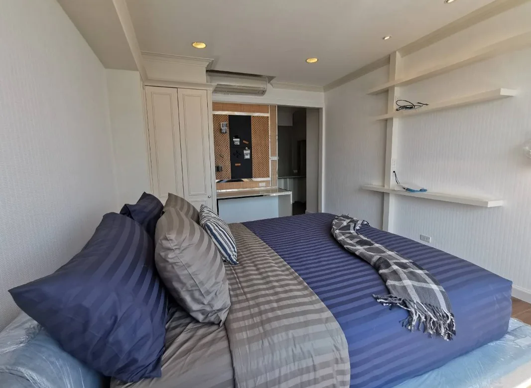 Property photos for Wilshire