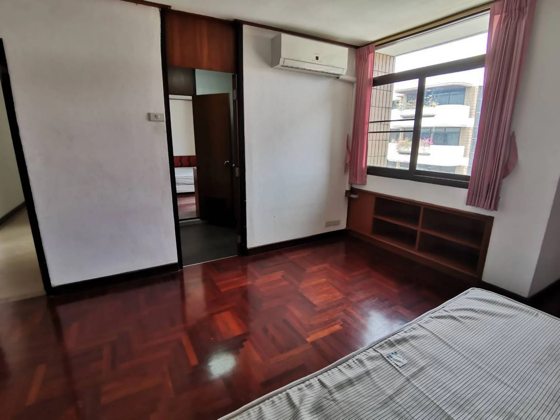 Property photos for Jamy Twin Mansion