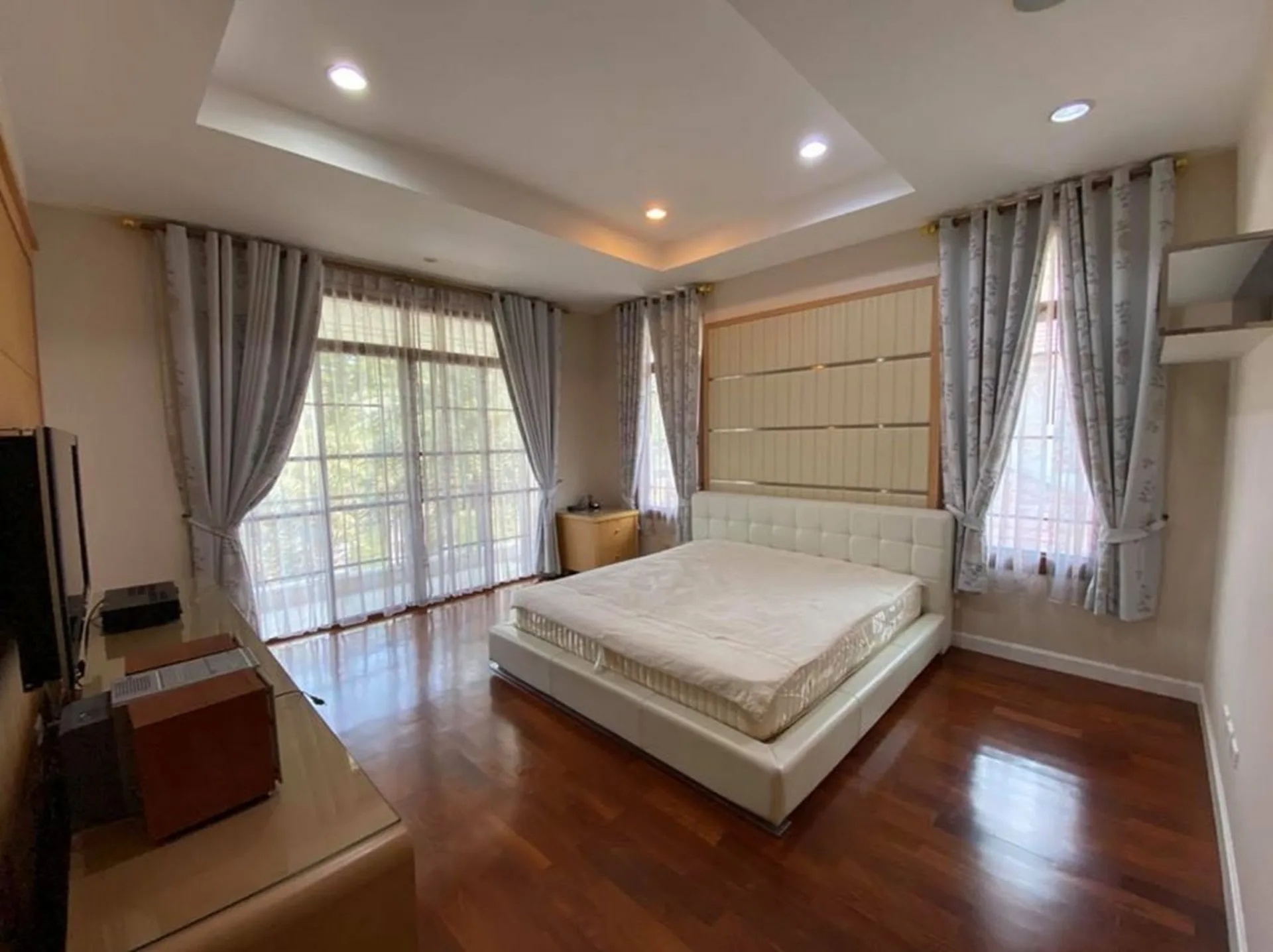 Property photos for Moobaan Narasiri Pattanakarn-srinakarindra