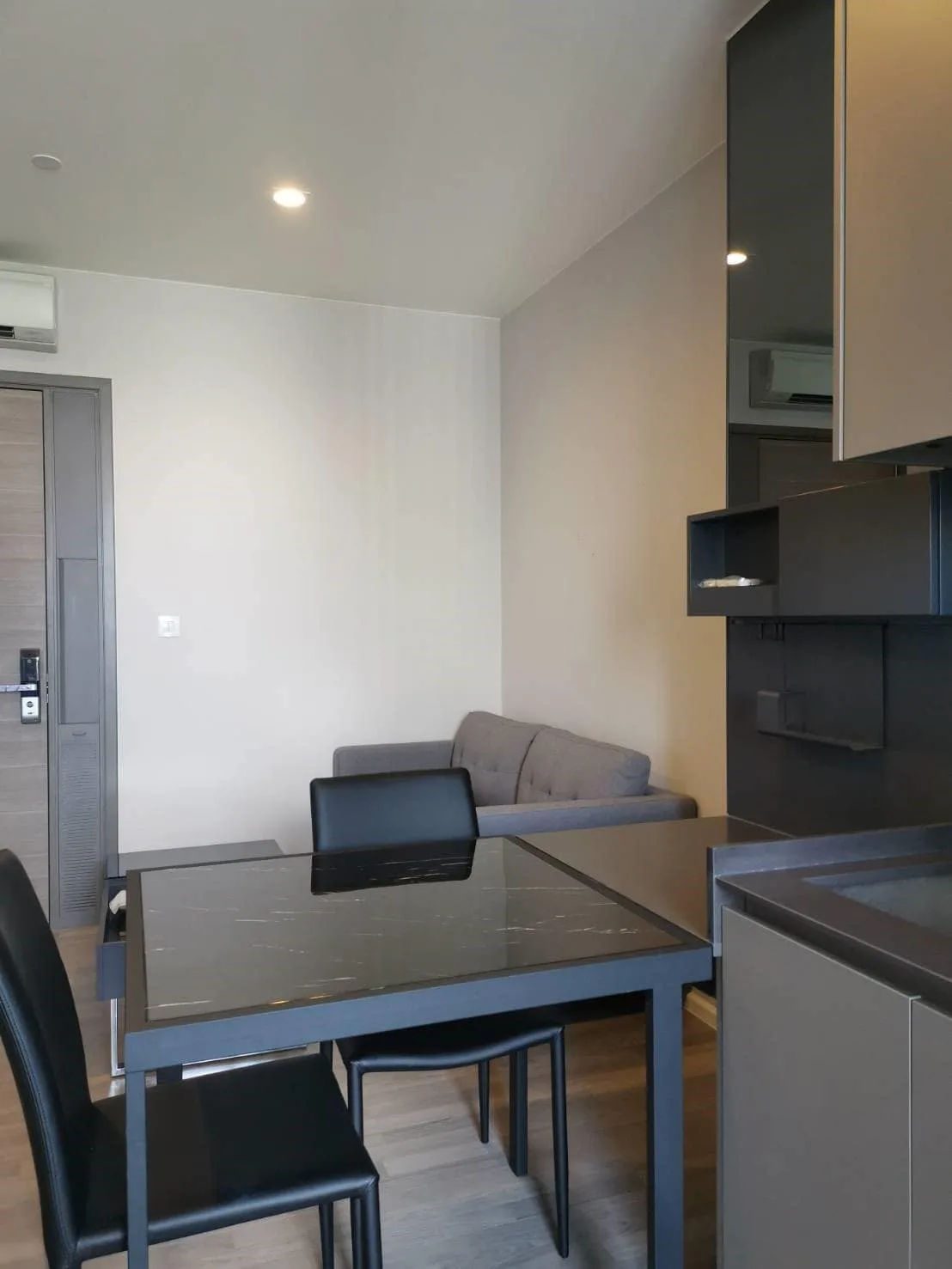 Property photos for The Room Sukhumvit 69