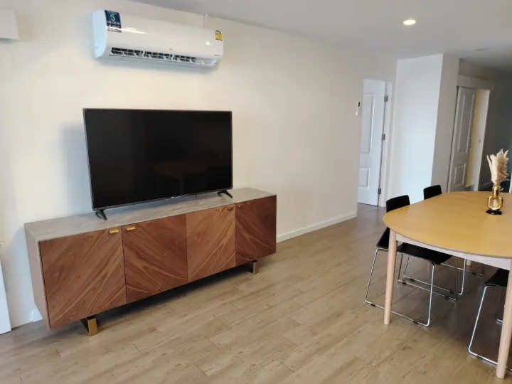 Property photos for State Tower