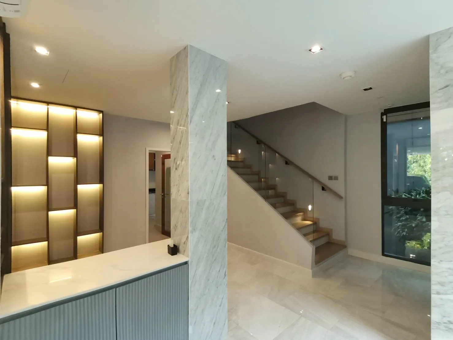 Property photos for Arna Ekamai