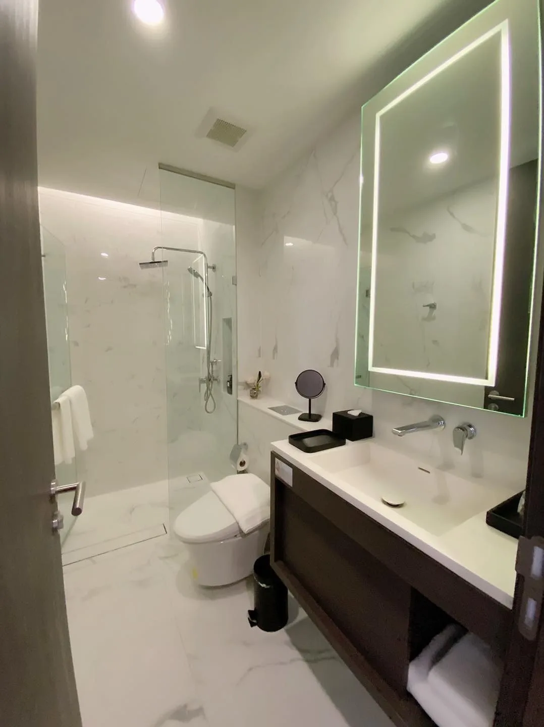 Property photos for Siamese Exclusive Queens