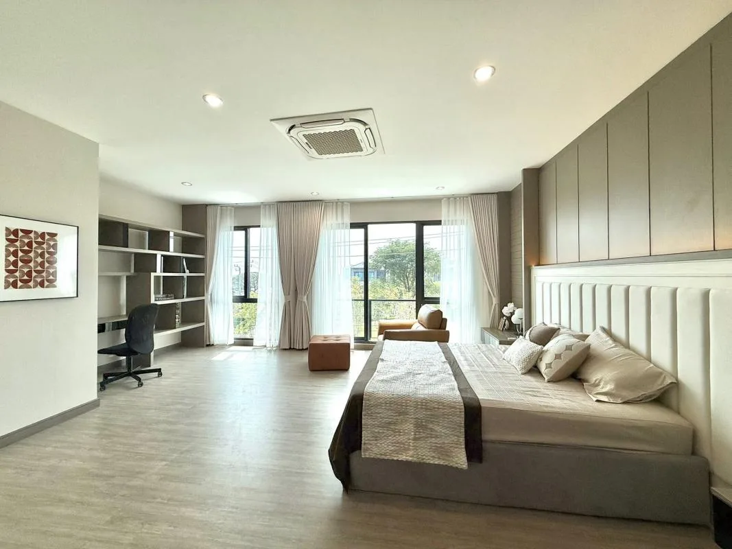 Property photos for Baan Klang Muang The Edition Bangna-Wongwaen