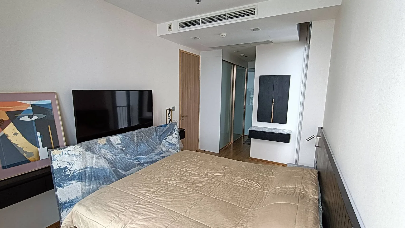 Property photos for Noble BE 33