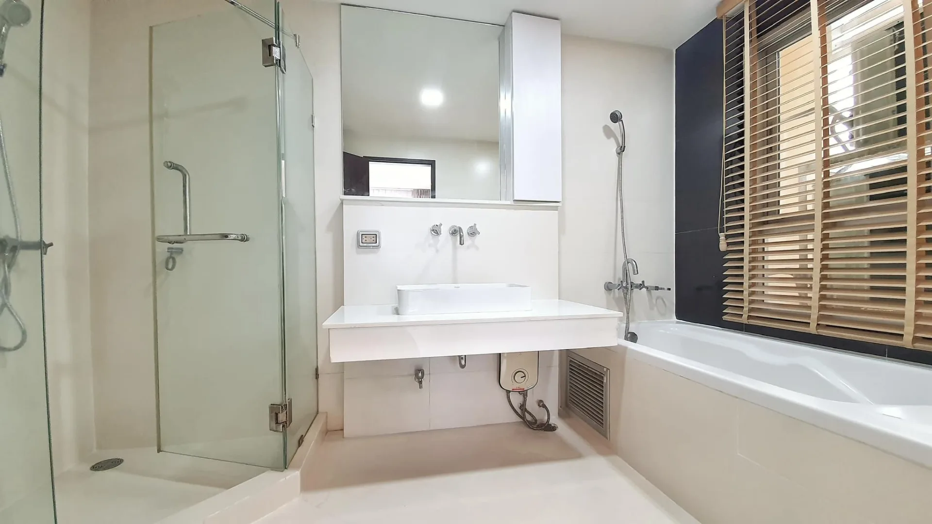 Property photos for The Address Sukhumvit 42