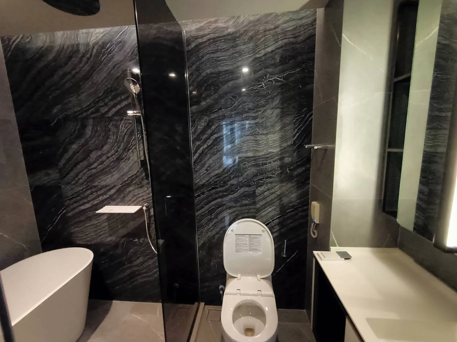 Property photos for The Reserve Sukhumvit 61