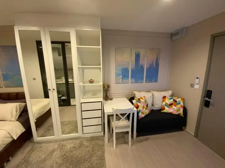Property photos for Life Asoke Hype