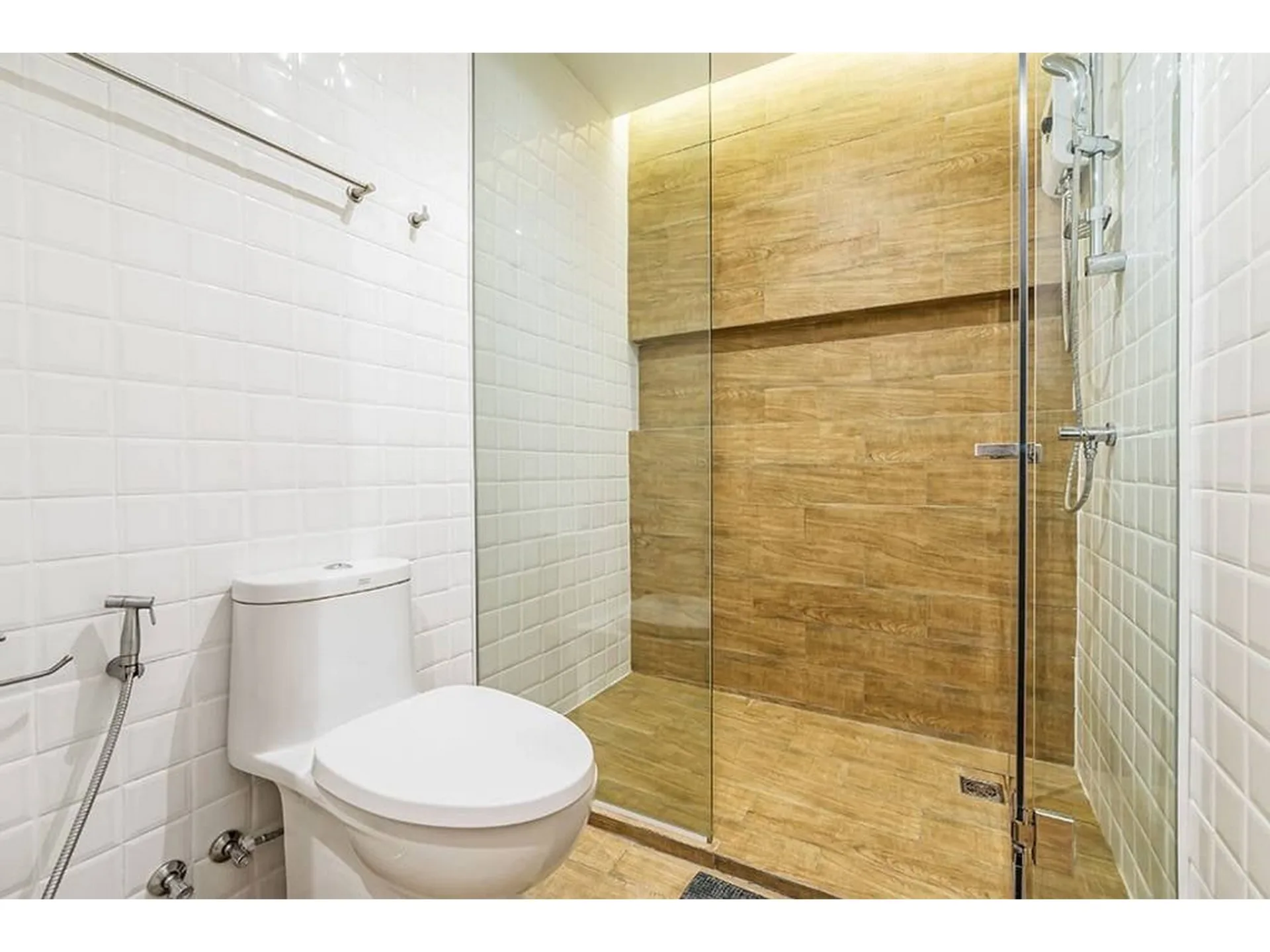 Property photos for Pathumwan Resort