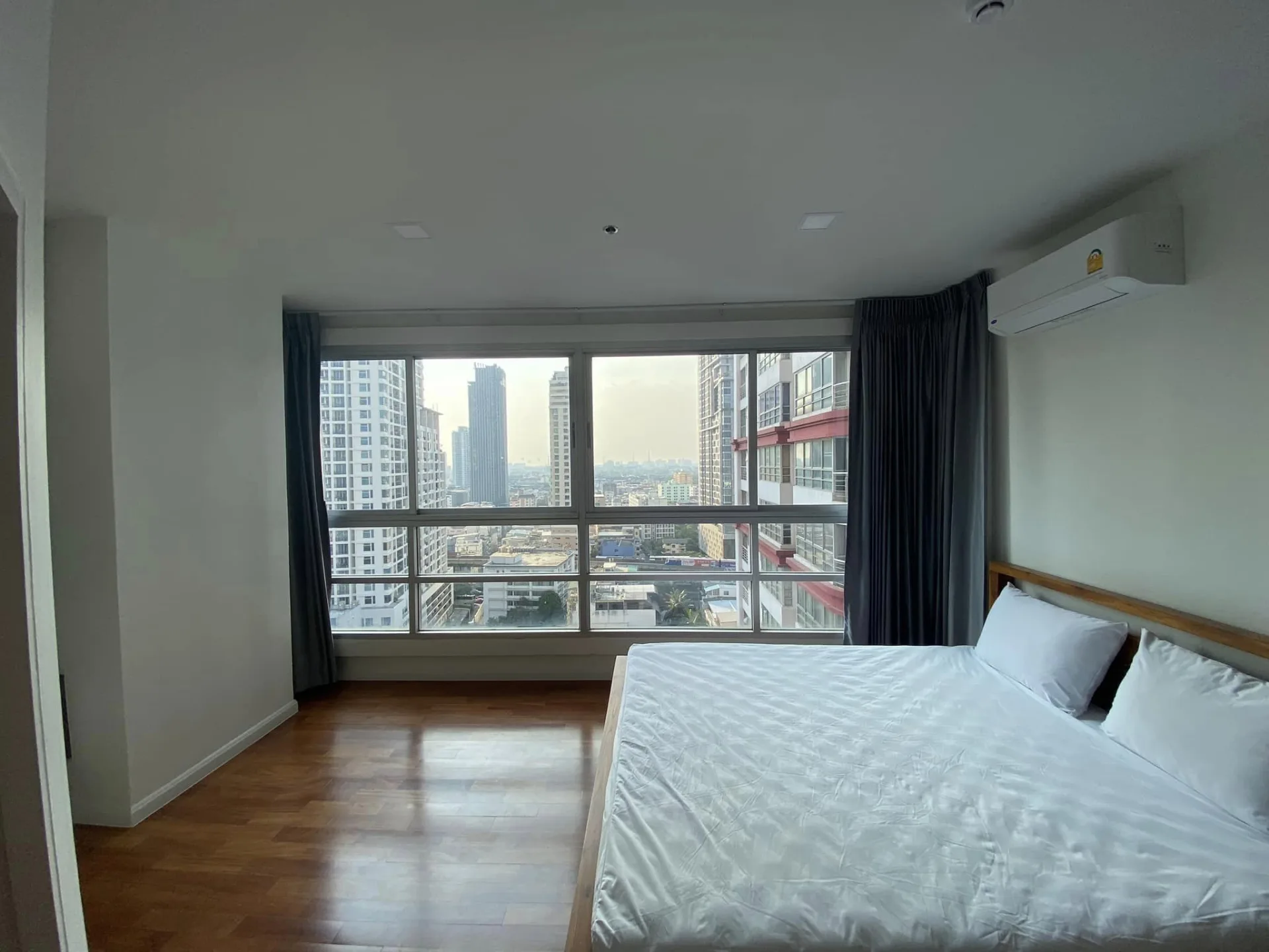 Property photos for Pathumwan Resort
