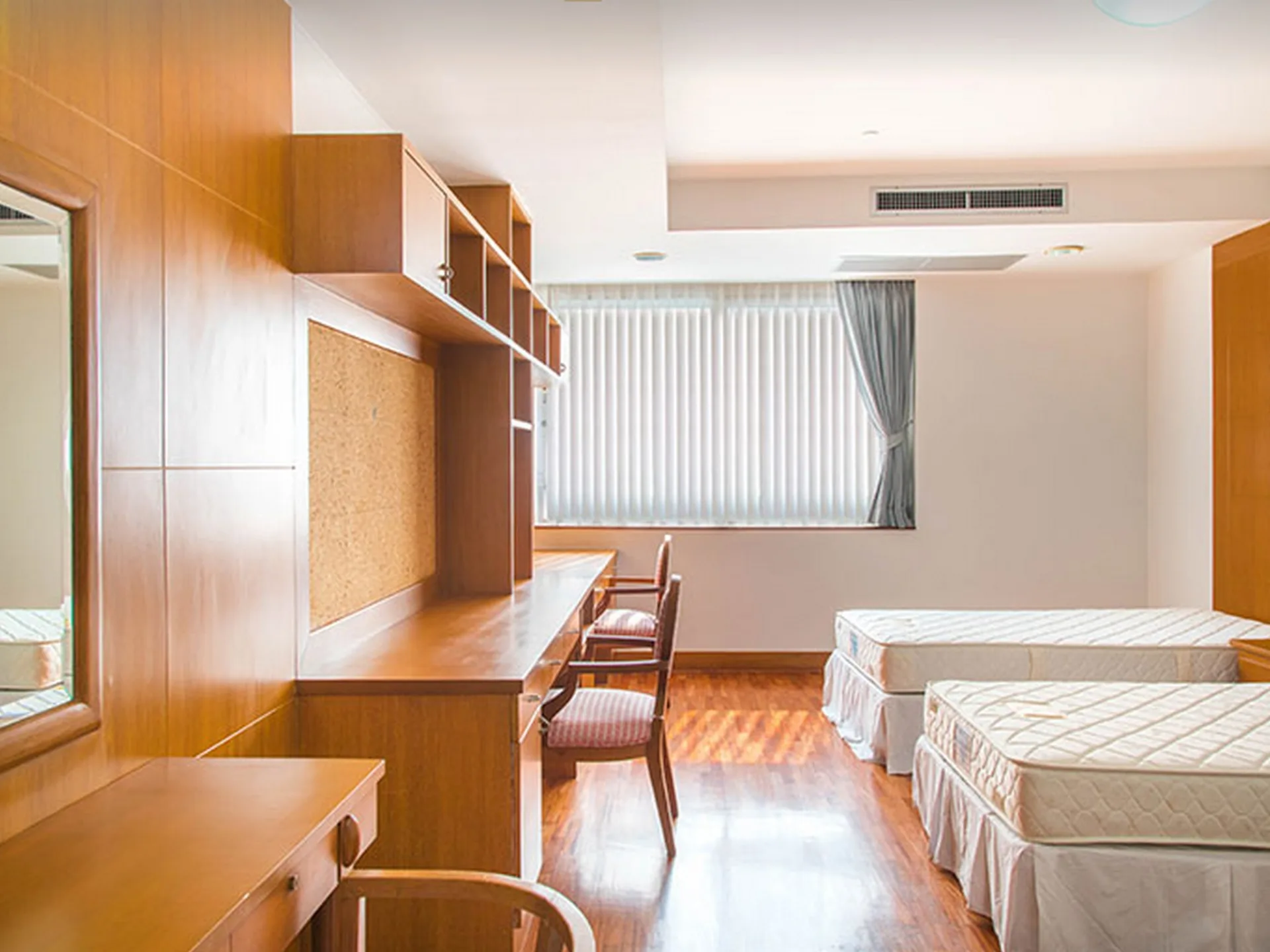 Property photos for Krungthep Thani Tower