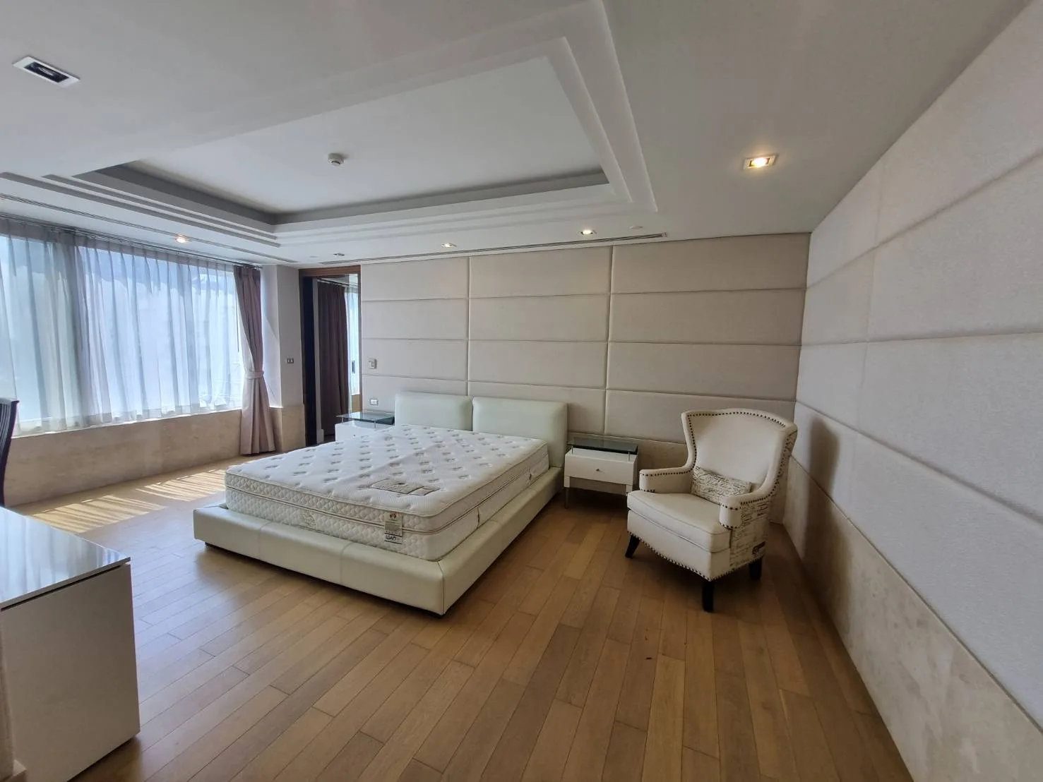 Property photos for Ideal 24