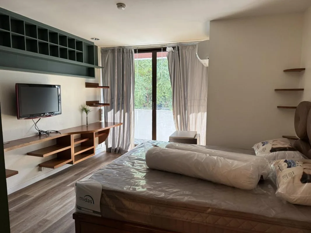 Property photos for Lake Avenue 16