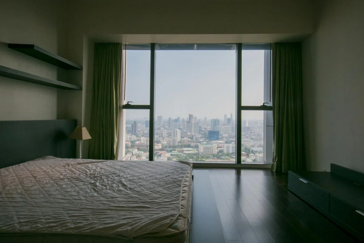 Property photos for The Met