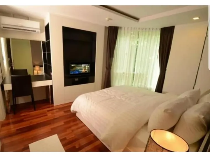 Property photos for Beverly 33