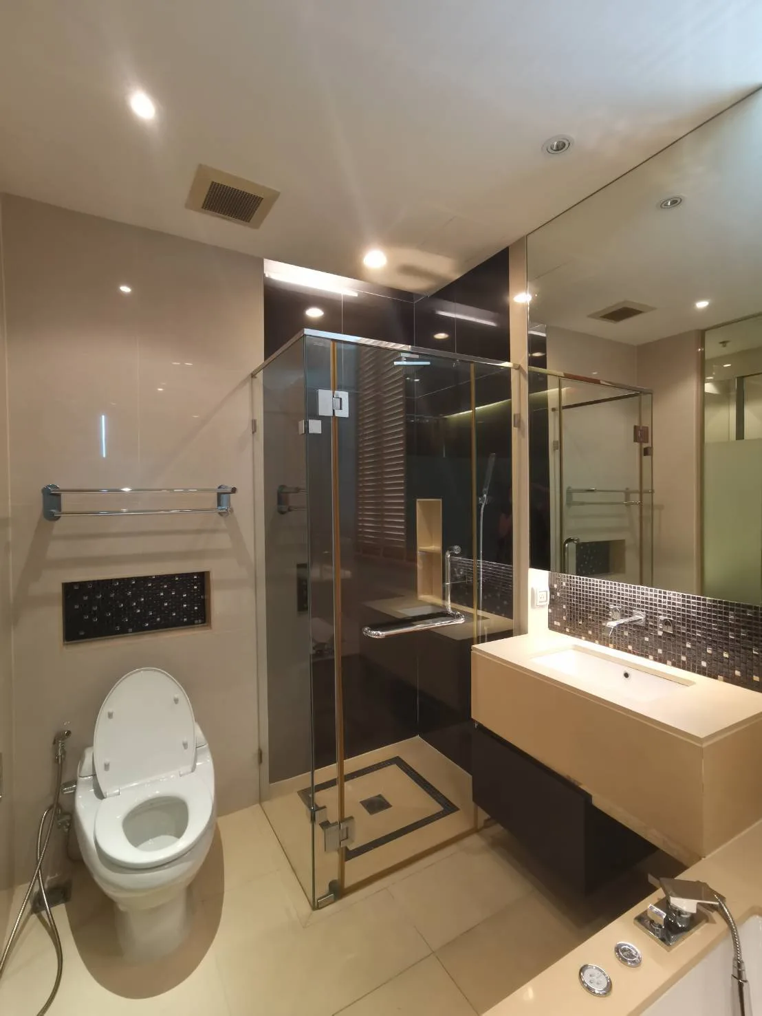 Property photos for The Address Sukhumvit 28