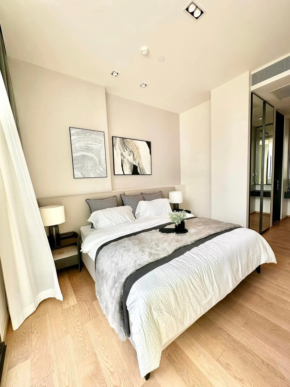 Property photos for 28 Chidlom