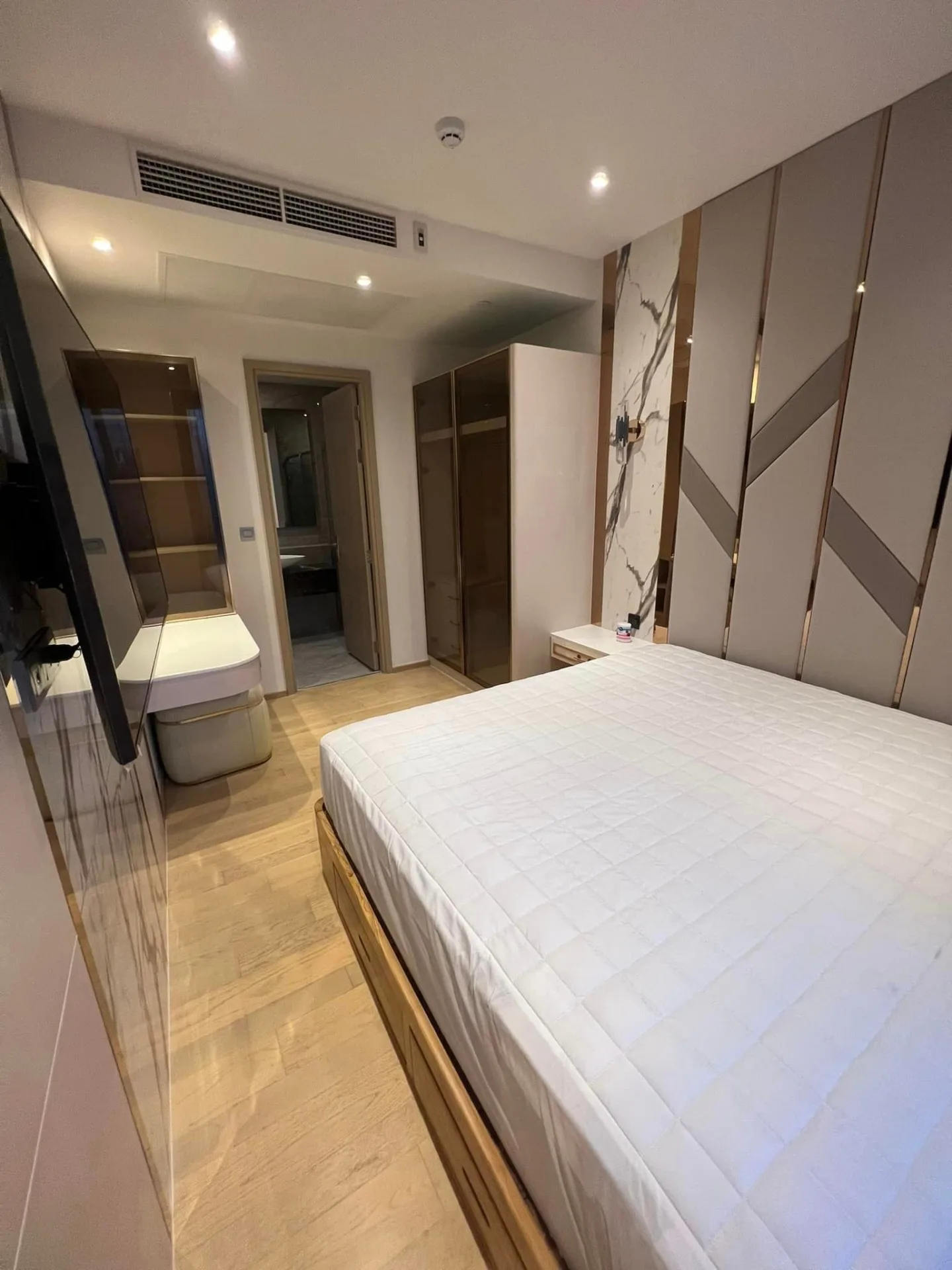 Property photos for ASHTON Asoke - Rama 9