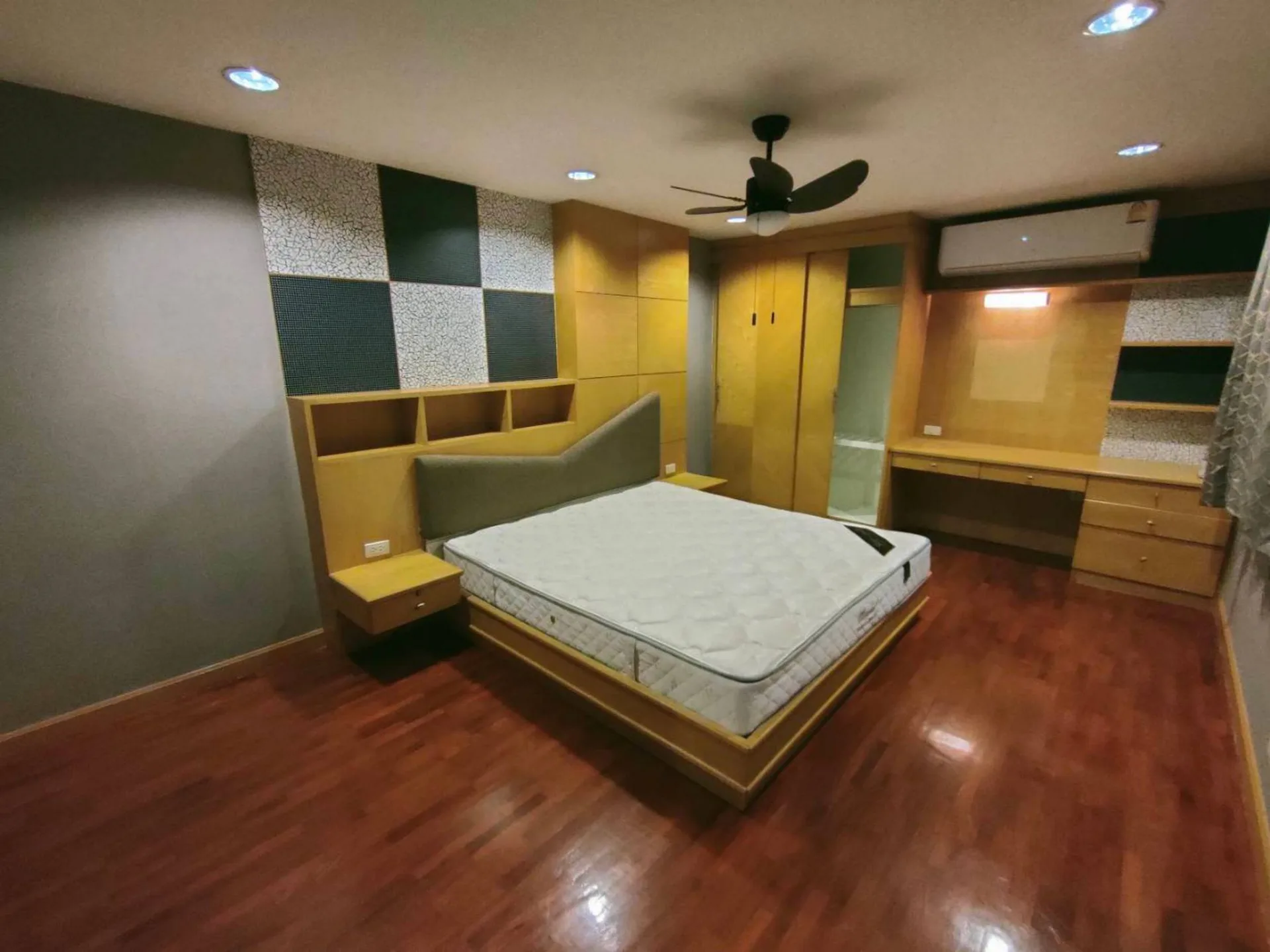 Property photos for Premier Condominium