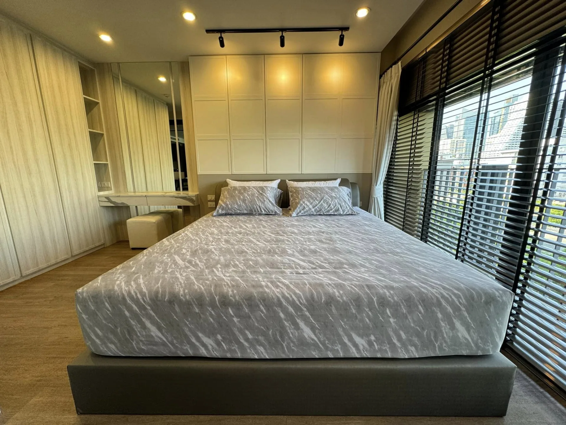 Property photos for Noble Above Wireless-Ruamrudee