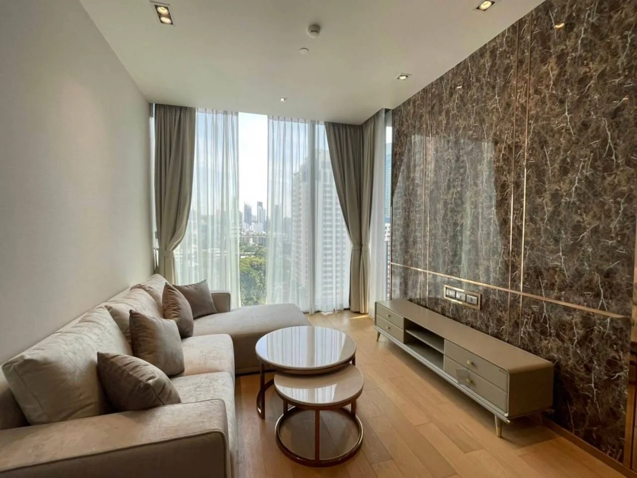 Property photos for 28 Chidlom