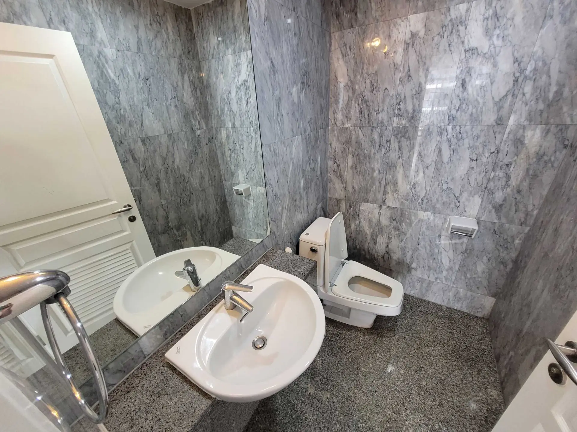 Property photos for Prasanmitr Thani Tower