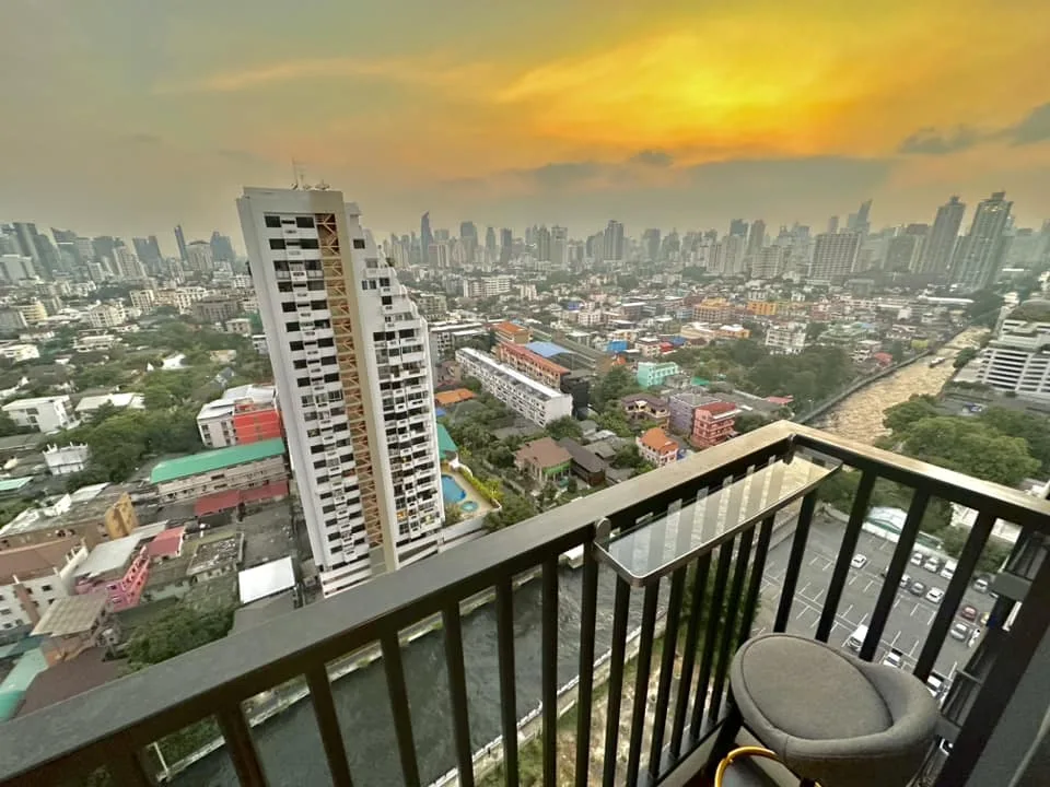 Property photos for The Base Phetchaburi-thonglor