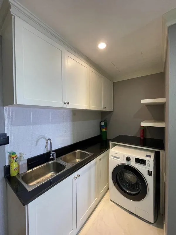 Property photos for State Tower