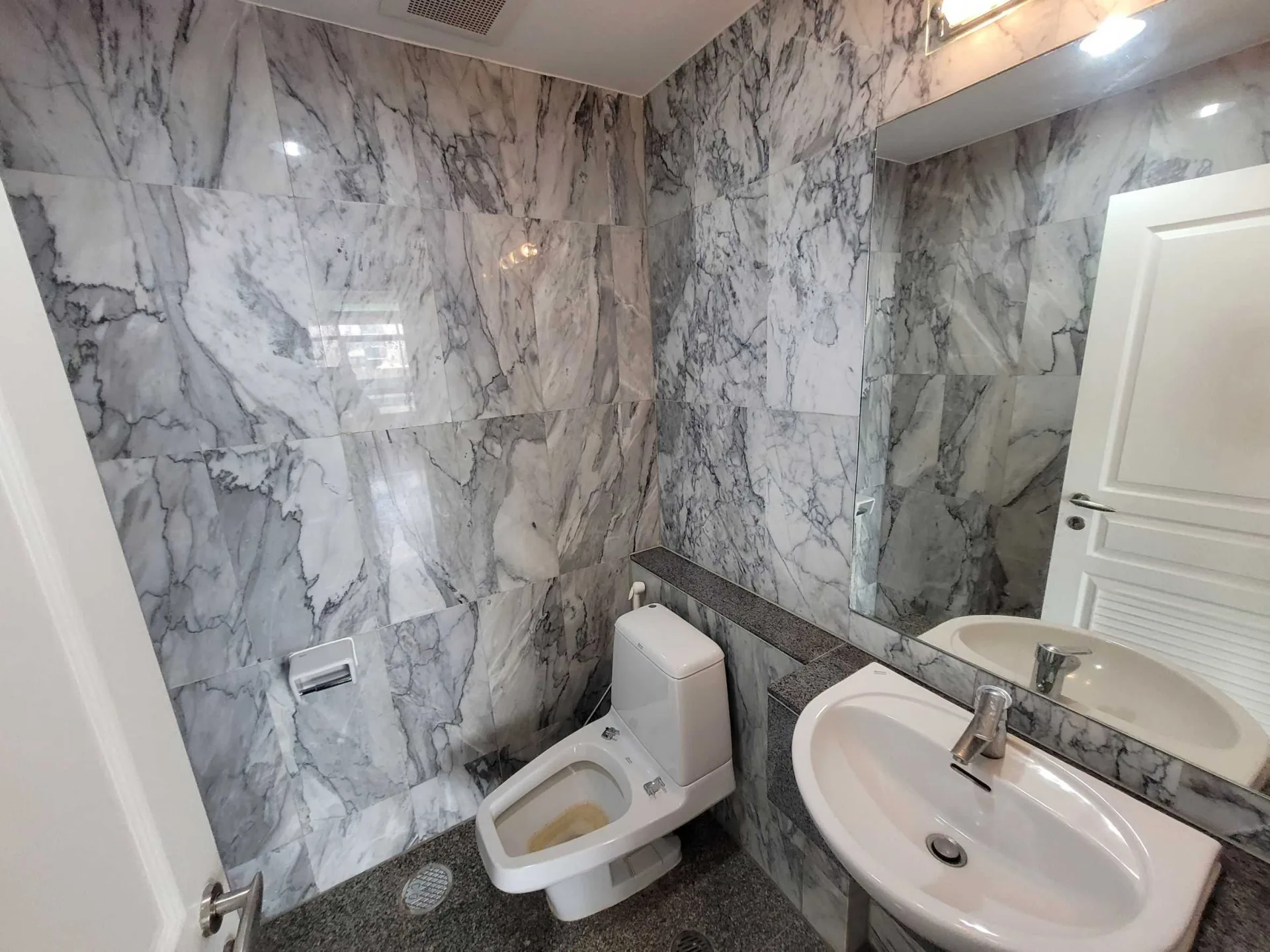 Property photos for Prasanmitr Thani Tower