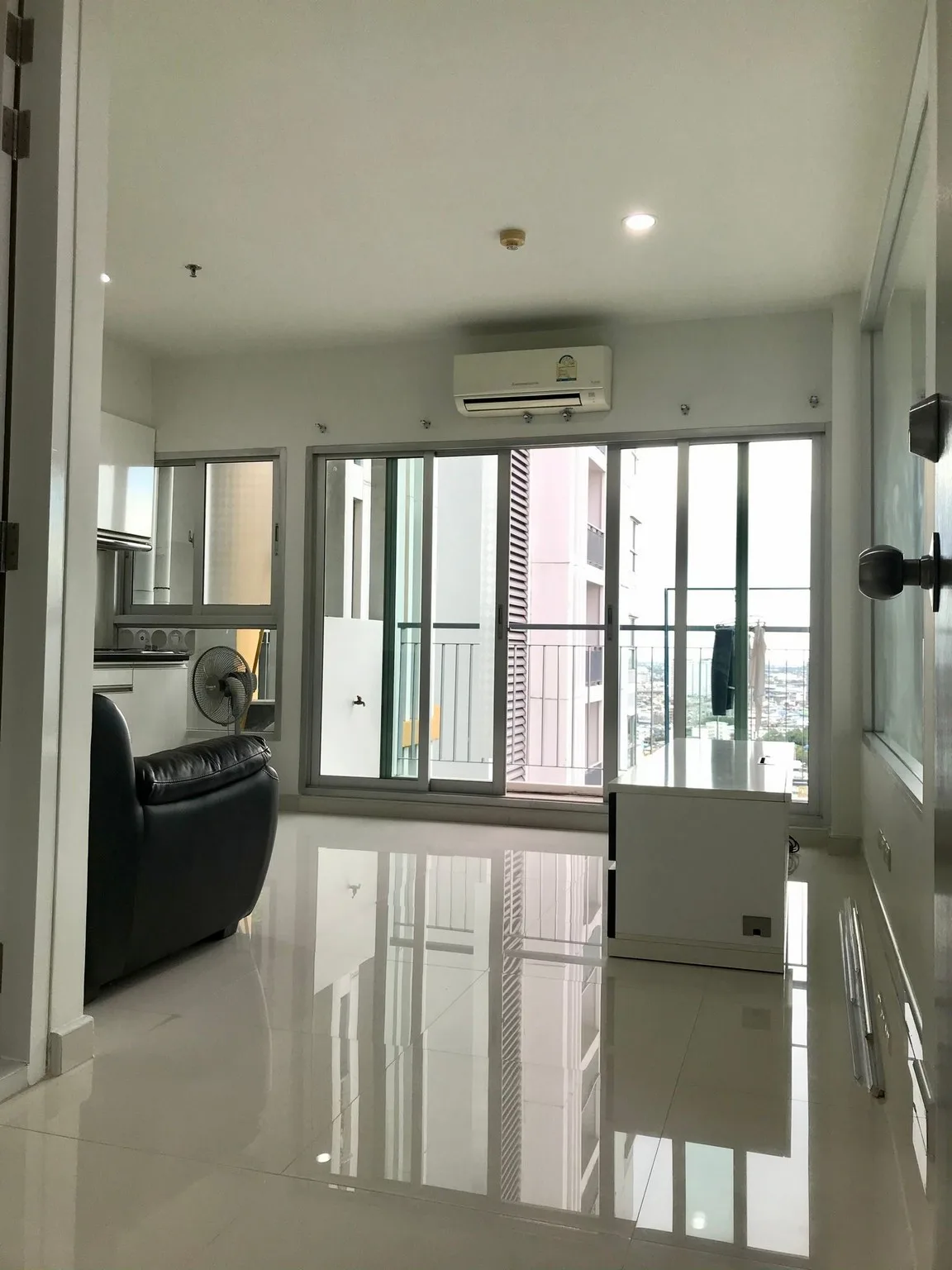 Property photos for The Parkland Taksin - Thapra