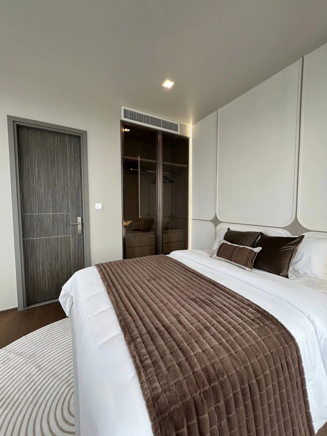 Property photos for Ideo Q Victory