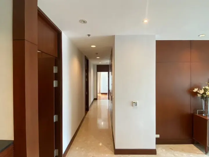 Property photos for Royal Residence Park