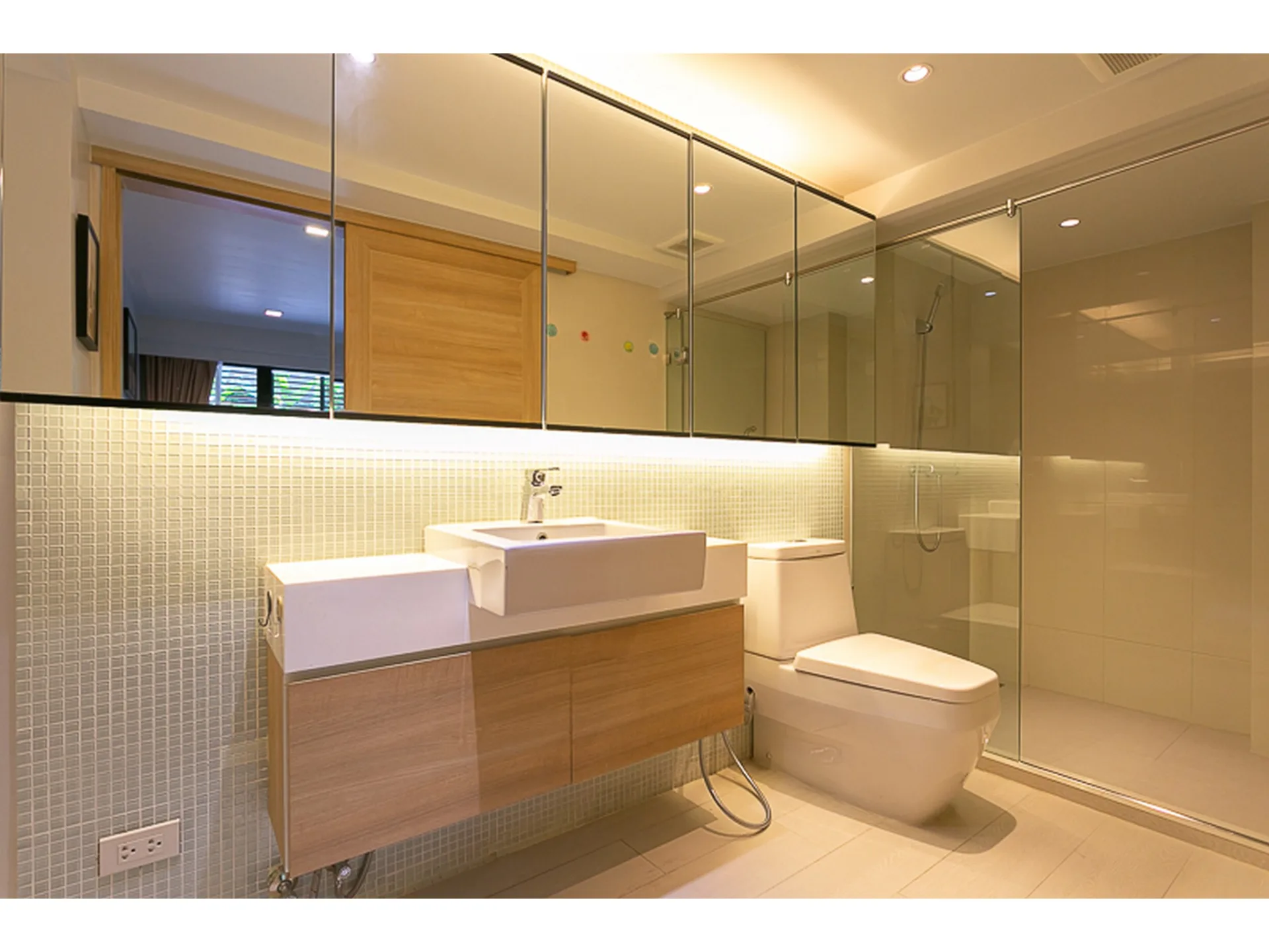 Property photos for L8 Residence