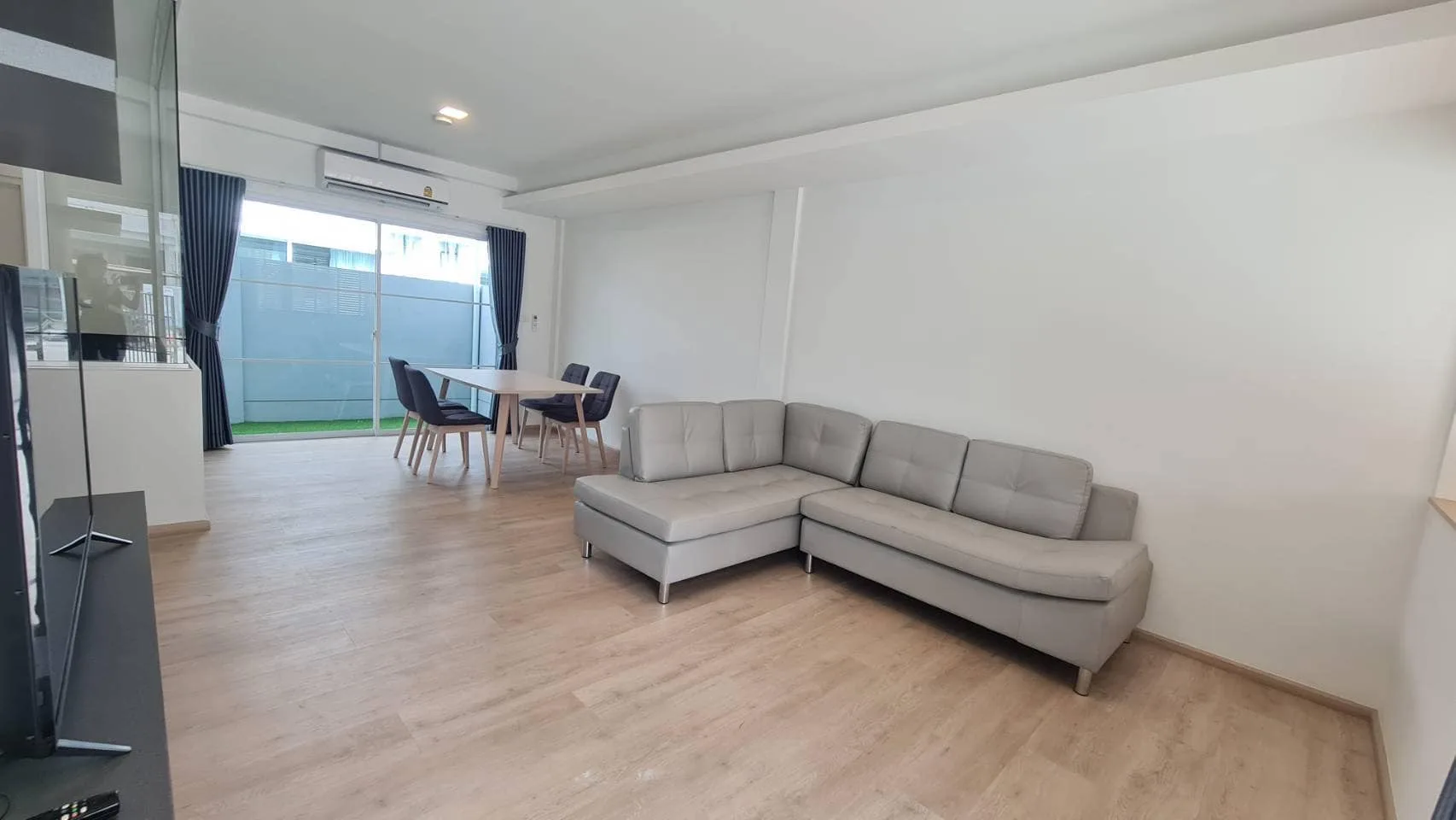Property photos for Indy 2 Srinakarin