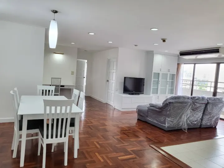 Property photos for Richmond Palace