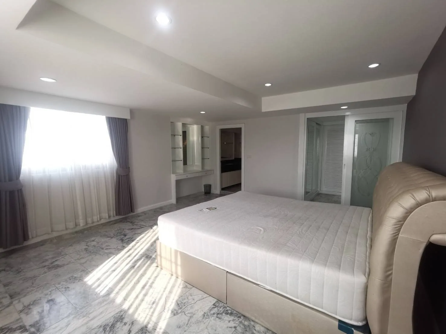 Property photos for Royal Castle