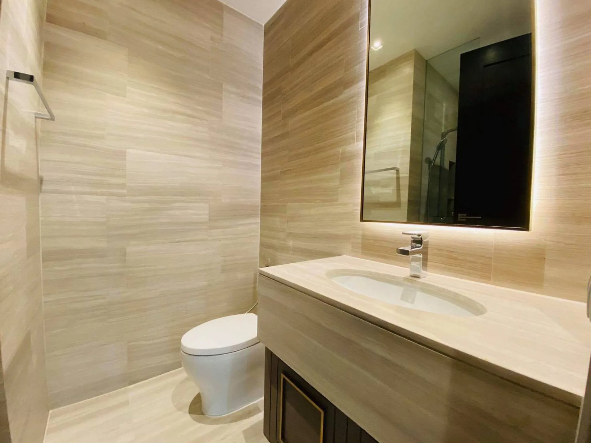 Property photos for The Diplomat 39
