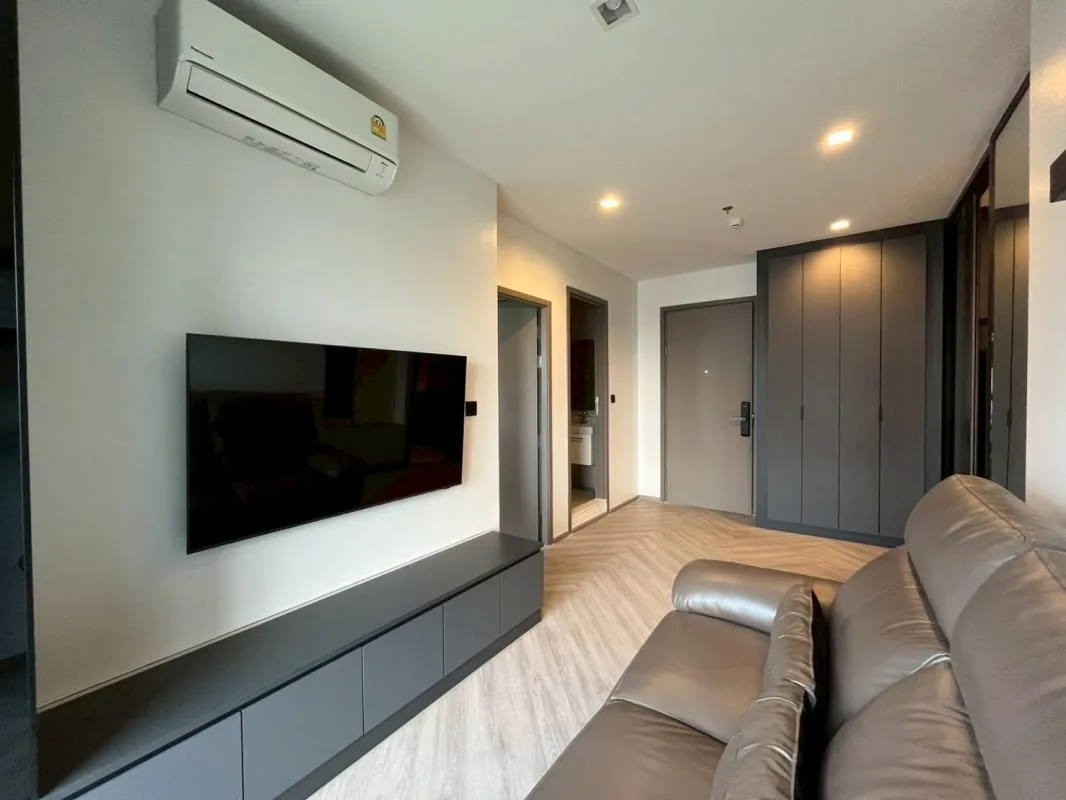 Property photos for Life Asoke Hype