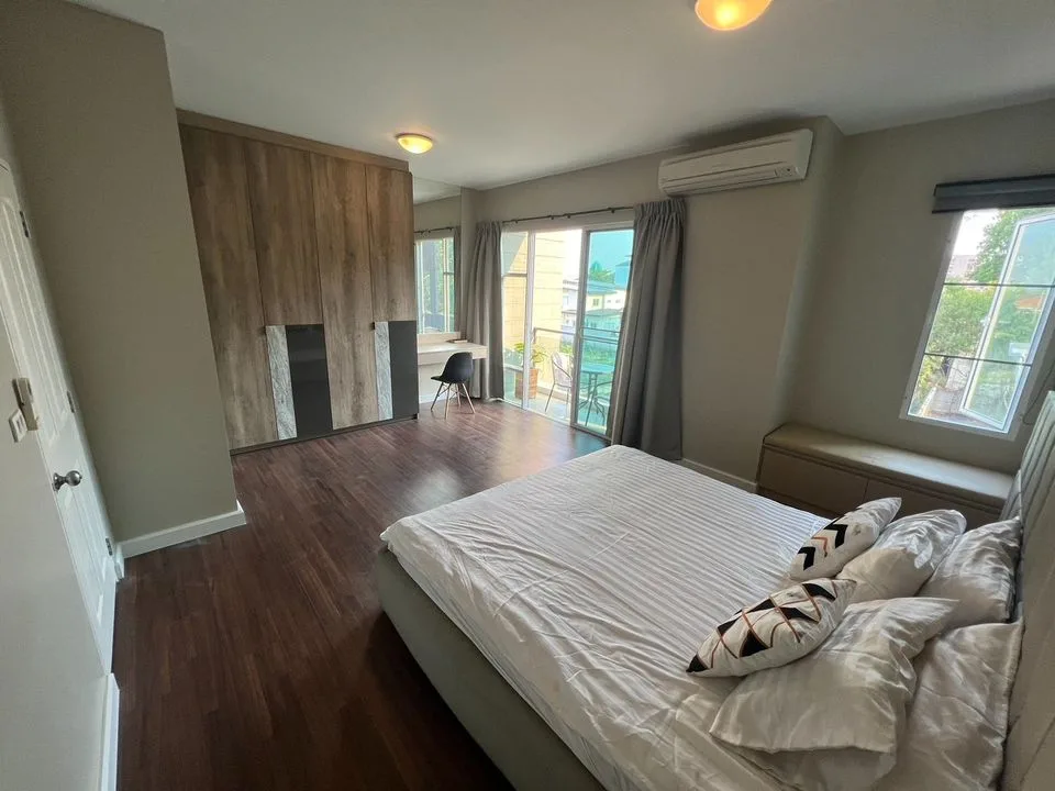 Property photos for Town Avenue Srinagarin