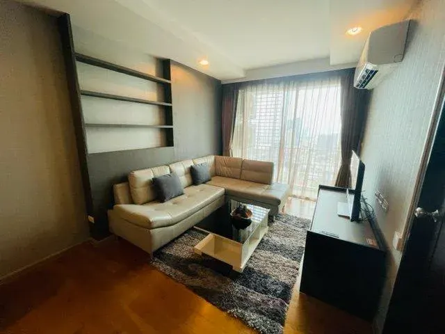 Property photos for THE LINE Phahonyothin Park